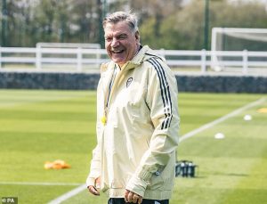 เรือดวลยูงทองเปลี่ยนโค้ช, หงส์รอเช็ค ‘โชต้า’ เจอผึ้ง…ปรีวิว พรีเมียร์ลีก