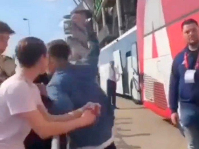 ‘แข้งอาแย็กซ์’ ขอโทษหลังน็อตหลุดชกแฟนบอล