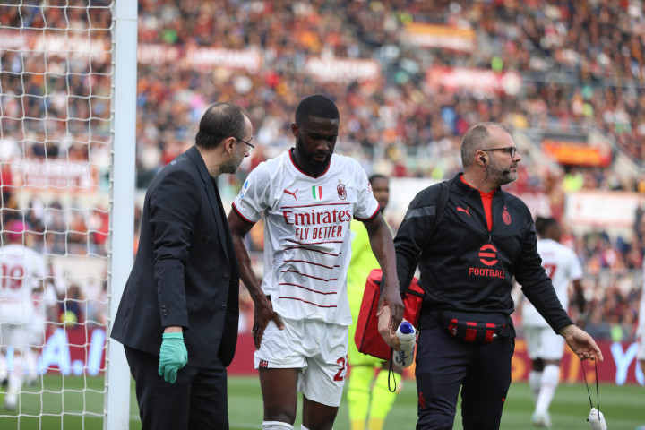 กลับแดนผู้ดี? ปืน,นิวส่งแมวมองส่องฟอร์ม ‘โทโมรี’