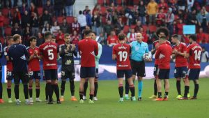 ลาก่อนจารย์! ‘โอซาซูน่า’ ตั้งแถวปรบมือ ‘เปาลาออซ’