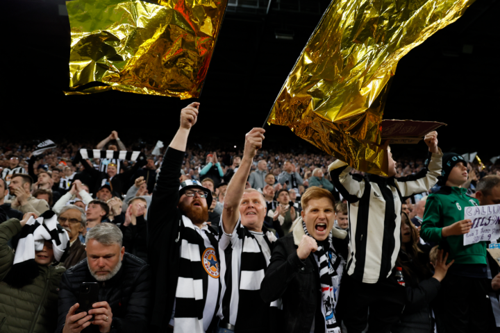 ‘แฟนสาลิกา’ เผยปฏิเสธ 8,000 ปอนด์แลกตั๋วปี