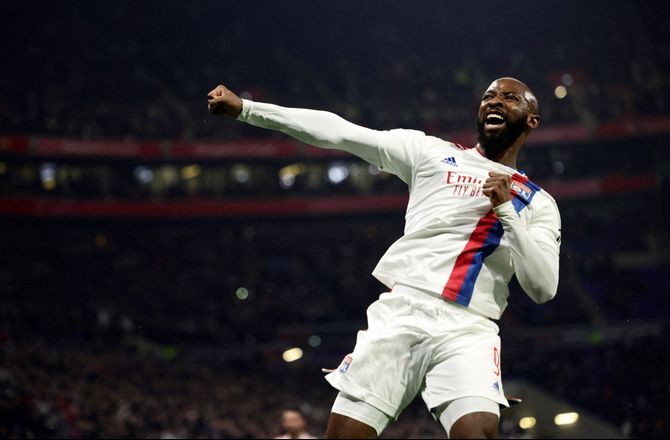 ปูดทอฟฟี่เล็งเซ็นฟรี ‘เด็มเบเล่’