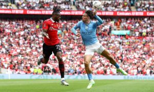 แฮนด์ได้ไง? ‘กรีลิช’ งงจัด ‘เปา’ แจกจุดโทษ ‘ผี’