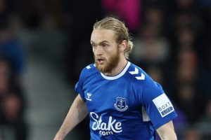 ท๊อฟฟี่เฟิร์ม ‘เดวี่ส์’ ไม่ต่อสัญญา รอย้ายฟรี