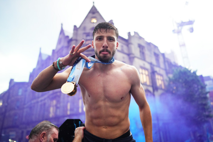 คอยังอ่อน! ‘ดิอาส’ โดนแฉ เมาอ้วกใส่เป๋า ‘แม่กรีลิช’