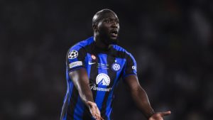 โดนทุกทาง! ‘อุลตร้างู’ สับเละ ‘บิ๊กตู้’ จอมหักหลัง