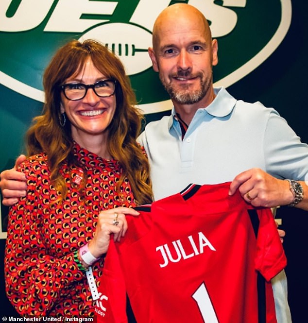 เป๊ปช้ำอีก! ‘จูเลีย โรเบิร์ตส์’ ยิ้มบานฉ่ำชักภาพแข้งผี