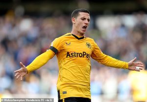 ‘โพเดนซ์’ ส่อย้ายหมาป่าไม่หนีบร่วมแคมป์