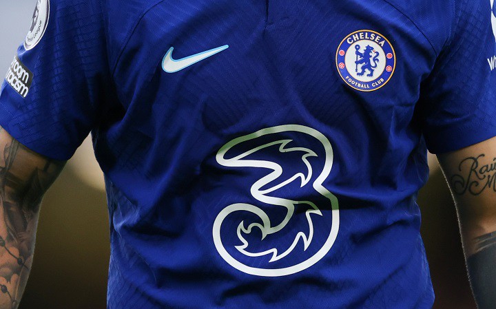 ‘สิงห์’ เปิดตัวชุดใหม่วันจันทร์ ไร้สปอนเซอร์คาดอก