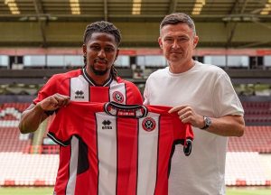 ดาบคู่ปิดดีลยืม ‘ลารูซี่’ อดีตดาวรุ่งหงส์พ่วงซื้อขาด