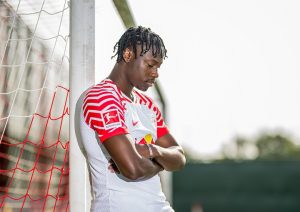 ไลป์ซิกเติมดาวรุ่งสอย ‘บิทเชียบู’ กองหลัง PSG