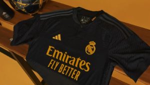 ‘ราชัน’ เปิดตัวเสื้อดำย้อนยุคคว้าแชมป์ยุโรป 2000