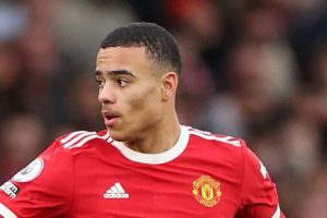 อ่อนสเถียรนำทัพ! สื่อผู้ดีโหมผีออกแถลงเคส ‘ไม้เขียว’ วันนี้