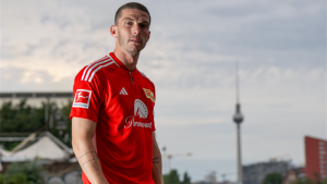 อูนิโอนปิดดีล ‘โกเซนส์’ แบ็คซ้ายงูใหญ่ 15 ลย.