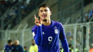 ไก่เริ่มคุยสอย ‘เบลิซ’ หอกดาวรุ่งฟ้าขาว 13 ลป.