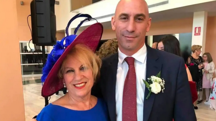 ลูกฉันคนดี! ‘แม่’ อดอาหารประท้วงปกป้อง ‘รูเบียเลส’