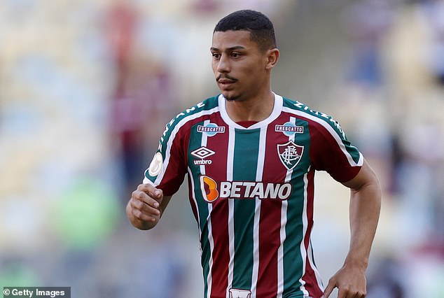 ปีใหม่ค่อยมา! บิ๊กฟลูมิเนนเซ่รับปัดหงส์ขอซื้อ ‘อันเดร’