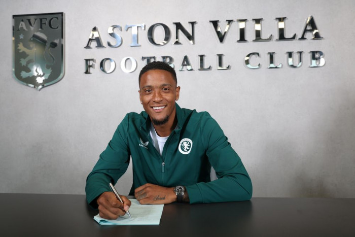 คุมหลังยาวไป! วิลล่าต่อสัญญา ‘คอนซ่า’ ถึง 2028