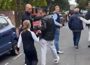 ‘เอ็กห์บาลี่’ ชิ่งขึ้นรถเลี่ยงเจอแฟนสิงห์ไม่พอใจผลงาน