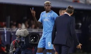 ‘โอซิมเฮน’ โร่ขอโทษออกท่าทางไม่เหมาะสมใส่ ‘การ์เซีย’