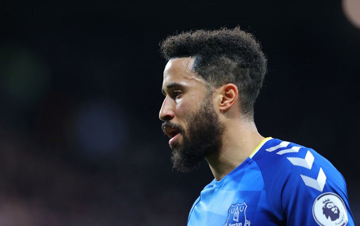 ‘ทาวน์เซนด์’ ยืมสนามซ้อมไก่รักษาฟิตรอทีมใหม่