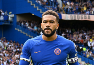 เจ็บก็โดน! เอฟเอตั้งข้อหา ‘เจมส์’ โวยเปาไม่เหมาะสม