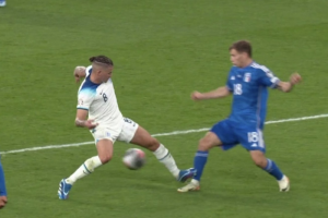 พรวดไปหน่อย… ‘ฟิลลิปส์’ รับโชคดีเปาไม่ไล่ออก