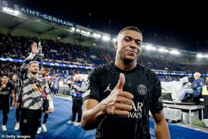 ลาสเซลล์สยันสาลิกาไม่สนแลกเสื้อ ‘ปธ.เป้’