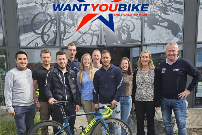 เปลี่ยนกีฬา! ‘ทีมจักรยาน’ เปิดตัว ‘อาซาร์’ ร่วมทัพ