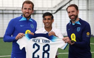 เจ้าภาพแล้วไง? ‘สิงโต’ ยื่นขอคัดยูโร 2028