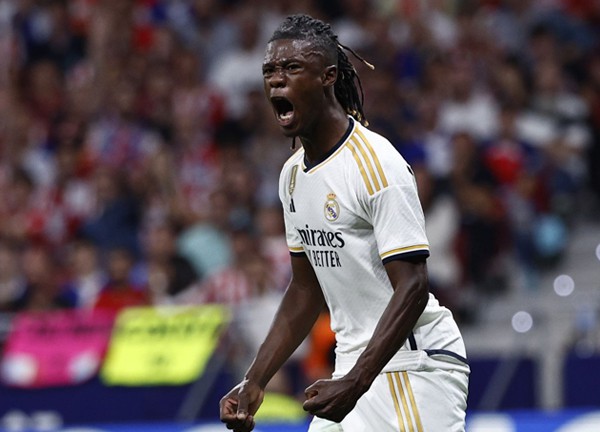 เป็นอ็อพชั่น! อันเช่ยันไม่ส่ง ‘คามาวินก้า’ เล่นแบ็คซ้ายยาว