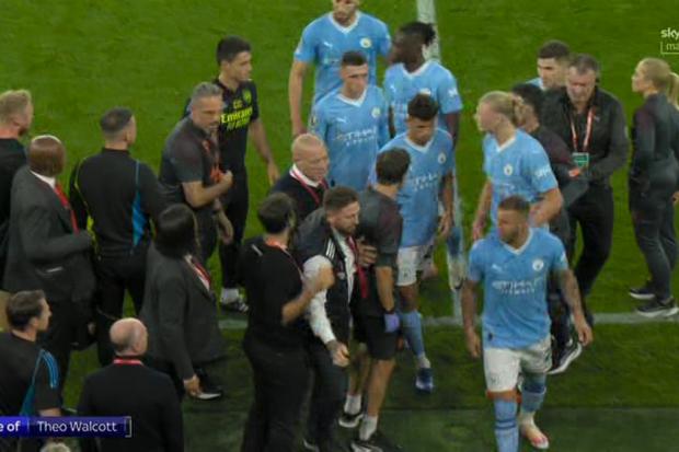 เดือดหลังเกม! เผย ‘ฮาลันด์,วอล์คเกอร์’ เอาเรื่องสต๊าฟฟ์ปืน