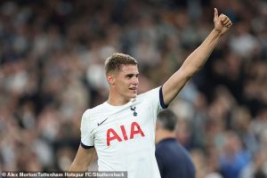 ‘ฟาน เดอ เฟน’ ไม่แปลกใจไก่ฟอร์มแรง-เร็วไปพูดถึงแชมป์