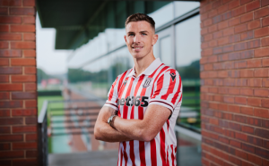 ‘คลาร์ก’ ได้ที่ลงเซ็นฟรีซบ ‘ช่างปั้นหม้อ’