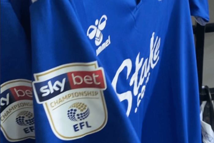 ‘แฟนท๊อฟฟี่’ ทึ่งเจอเสื้อปลอมใช้ตรา ‘แชมป์เปี้ยนชิพ’