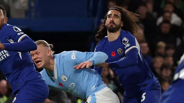 ดึงทั้งคู่! คาร์ร่าท้วง VAR ทำไม่ถูกแจกจุดโทษ ‘เรือ’