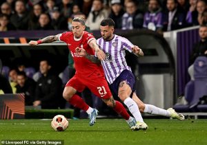 ‘ชิมิกาส’ เผยเหตุถอนกรีซกลับหงส์ก่อนกำหนด