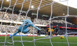 2 ลูกทดเจ็บ ช้างตกต้นไม้แล้ว