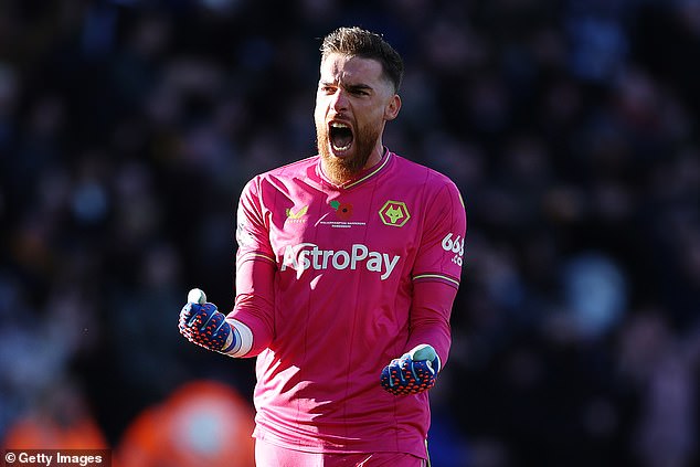 หมาป่าพร้อมปล่อย ‘ซา’ เฝ้าเสาซาอุฯ