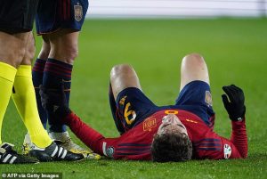 อุบัติเหตุ! โค้ชกระทิงไม่สนบาร์ซ่ายั๊วะ ‘กาบี’ เจ็บหนัก