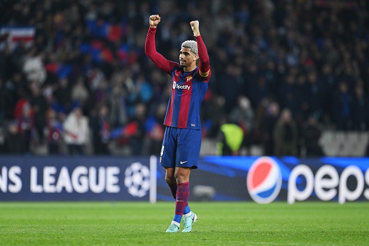 ปล่อยได้ไง! บาร์ซ่าเตรียมยื่นสัญญาใหม่ให้ ‘อเราโฮ’