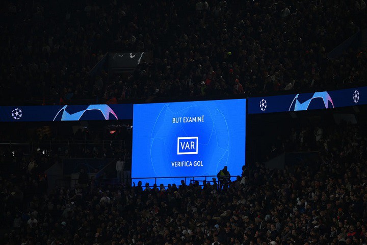 ยูฟ่าเปลี่ยนจนท. VAR หลังจังหวะแฮนด์บอลคู่ ‘สาลิกา-PSG’