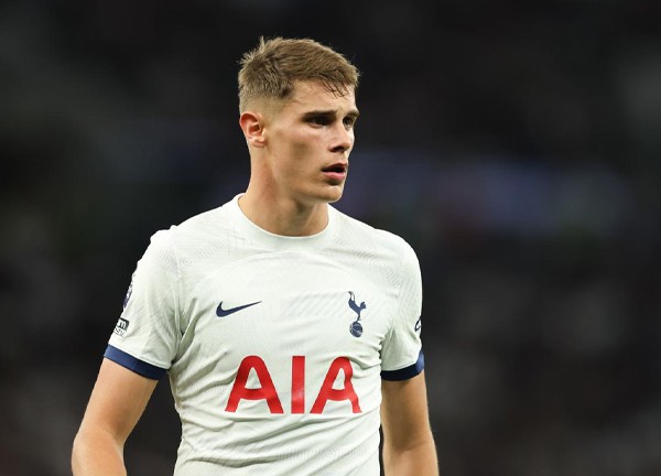 เอาอีแวนส์ทำไม?! เมอร์สันสุดงง ETH เมิน ‘ฟาน เดอ เฟน’