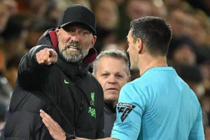 ไม่ฟาวล์เฉย… JK โอด ‘ลูตัน’ ประกบตัวแบบมวยปล้ำ