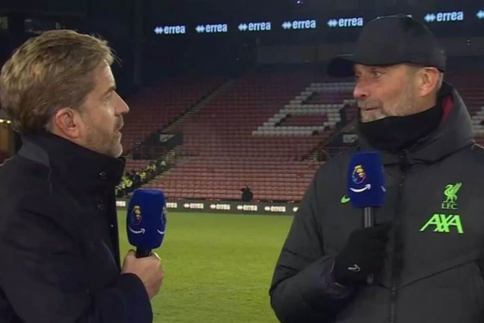 ไม่ขำด้วย! ‘คล็อปป์’ จวกพิธีกร เหตุแซวชอบแข่งคู่แรก