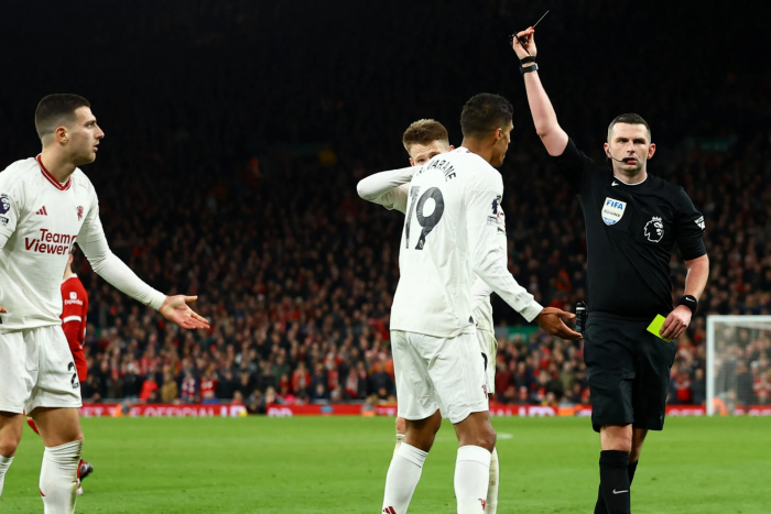 แดงได้ไง? ตำนานร่วมชี้ ‘โอลิเวอร์’ ไม่ควรไล่ ‘ดาโลท์’