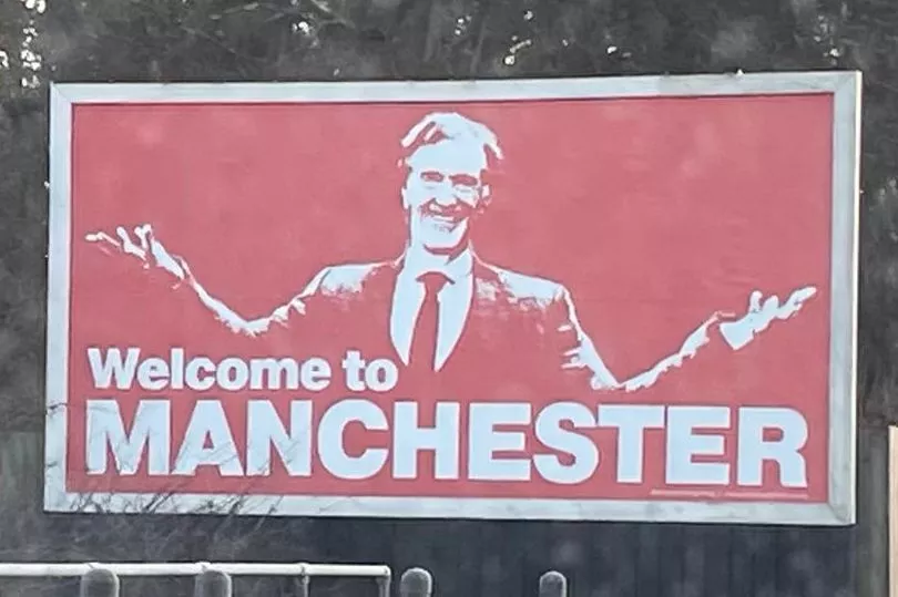 รอเปิดตัว! ป้ายโฆษณา ‘เซอร์ จิม’ ตระหง่านใกล้ OTF