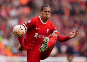 ซัตตันเชื่อ VvD ไม่แกร่งเหมือนเดิมตั้งแต่เจ็บเข่า