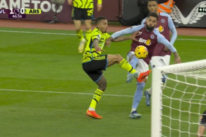 อดีตเปายัน ‘อายิว’ ไม่ควรแดง, ‘ปืน-วิลล่า’ ไร้กังขา