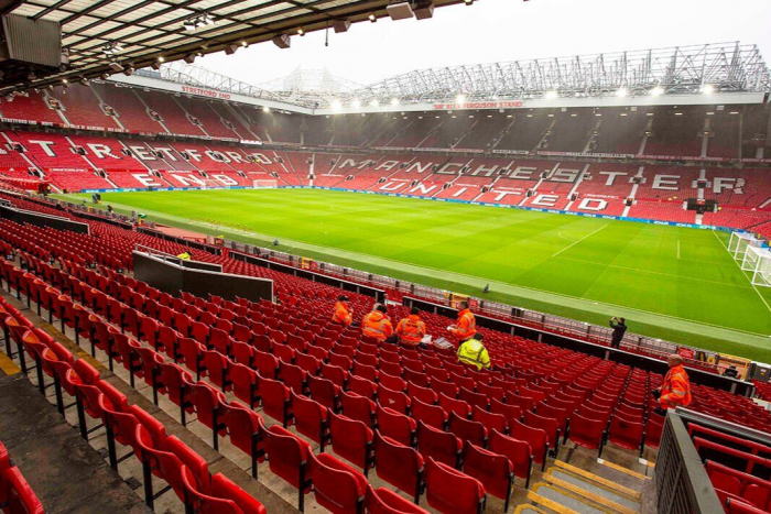 ท้องเสียเลย… สภาเมืองสอบ ‘ผี’ เสิร์ฟไก่ดิบที่โรงละคร